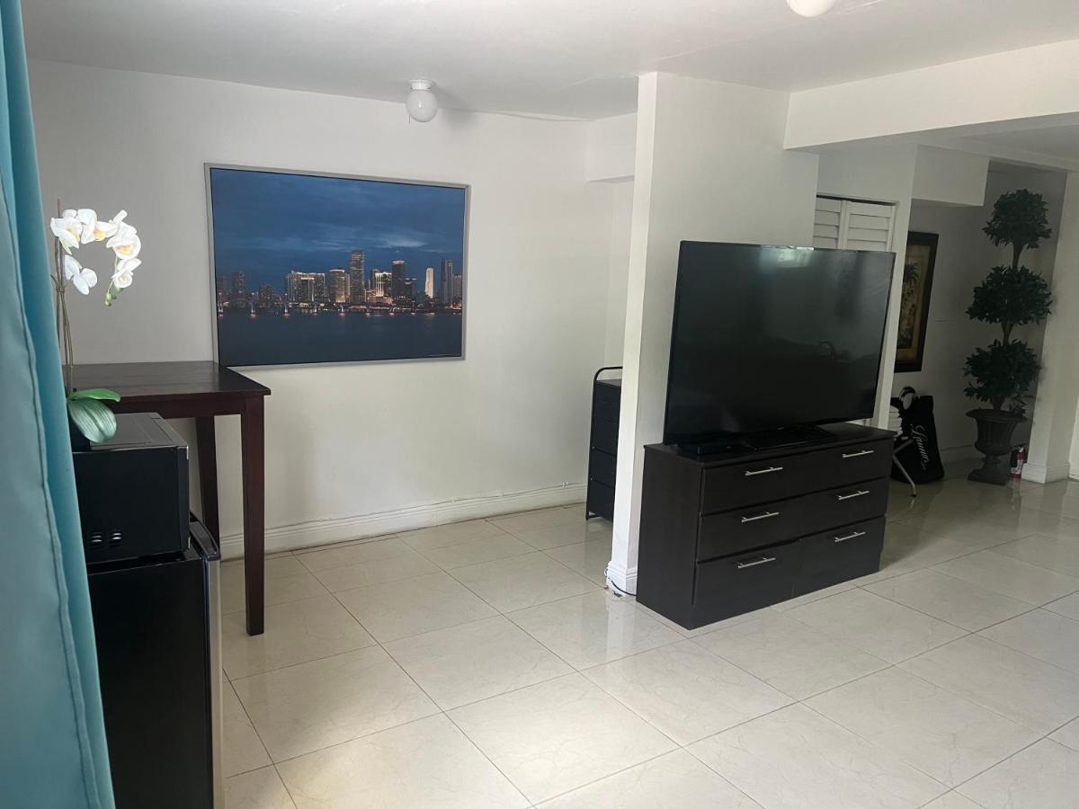 Villa Miami Haven By Airport Exterior foto